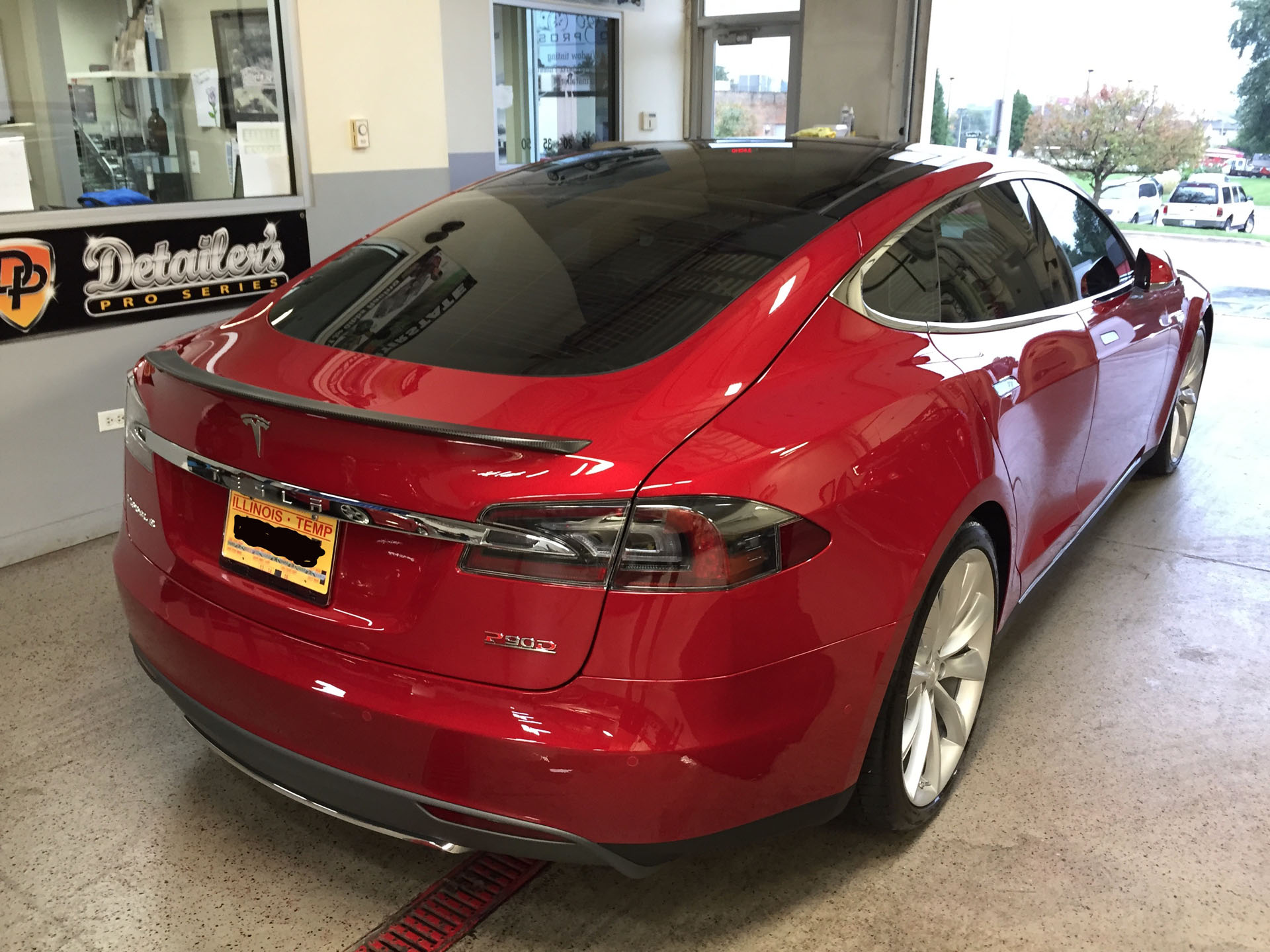 Red 2015 Tesla Model S P90D Ludicrous